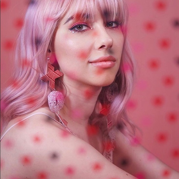 Meet the Posher Other - Meet your Posher, Alexis